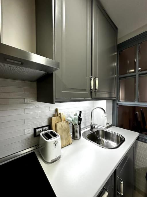 Appartamento Apartamento Con Parking En Centro De Madrid-Chamberi Esterno foto